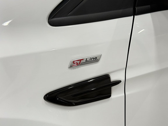 Ford Kuga 9 of 28