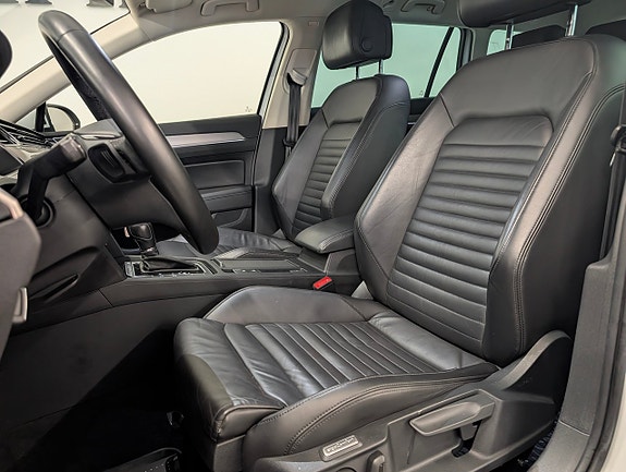 Volkswagen Passat 6 of 22