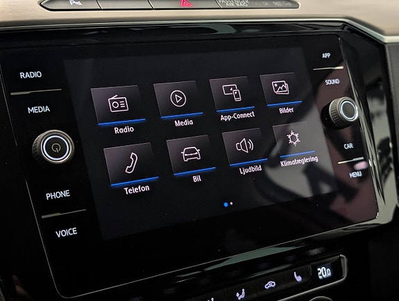 Volkswagen Passat 14 of 22