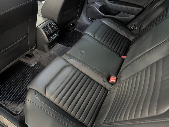 Volkswagen Passat 9 of 22