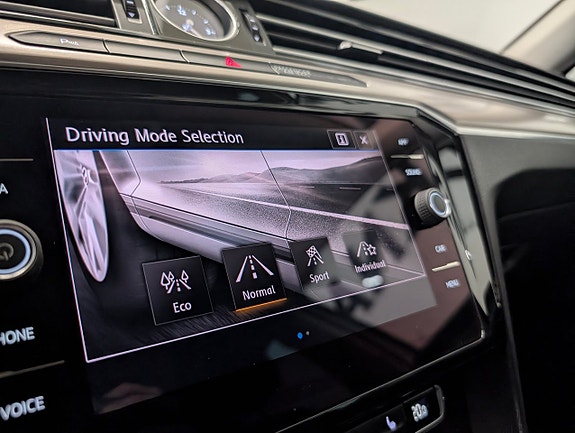 Volkswagen Passat 15 of 22