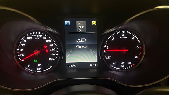 Mercedes-Benz GLC220 d 24 of 27