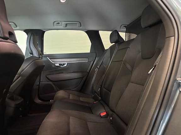 Volvo V90 Cross Country 19 of 25