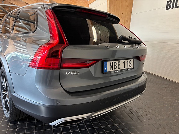 Volvo V90 Cross Country 4 of 25