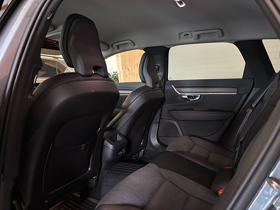 Volvo V90 Cross Country 18 of 25