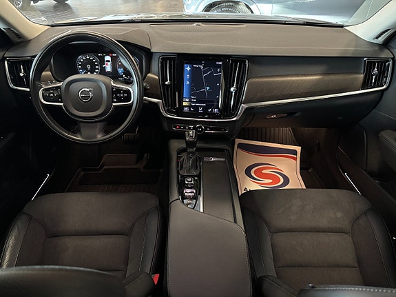 Volvo V90 Cross Country 21 of 25