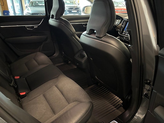 Volvo V90 Cross Country 22 of 25