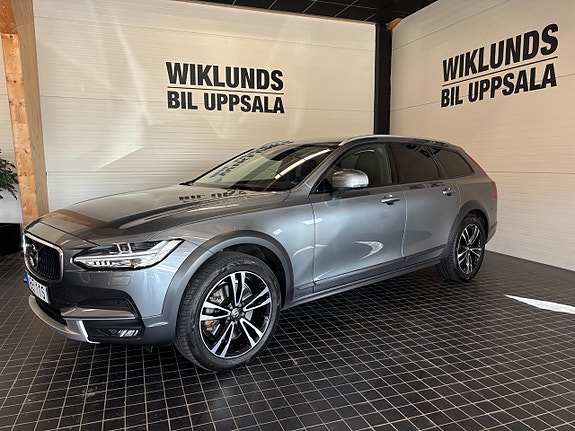 Volvo V90 Cross Country 2 of 25