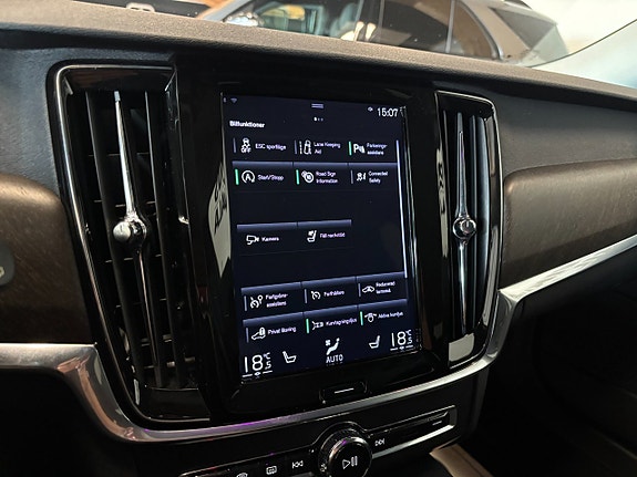 Volvo V90 Cross Country 14 of 25