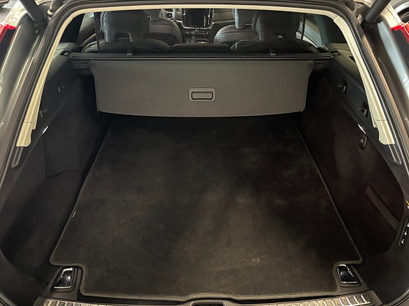 Volvo V90 Cross Country 23 of 25
