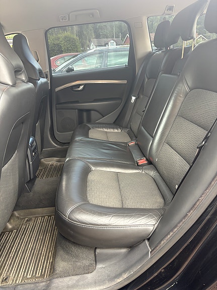 Volvo V70 11 of 12