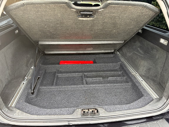 Volvo V70 12 of 12
