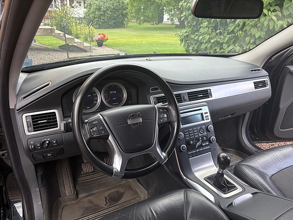Volvo V70 7 of 12