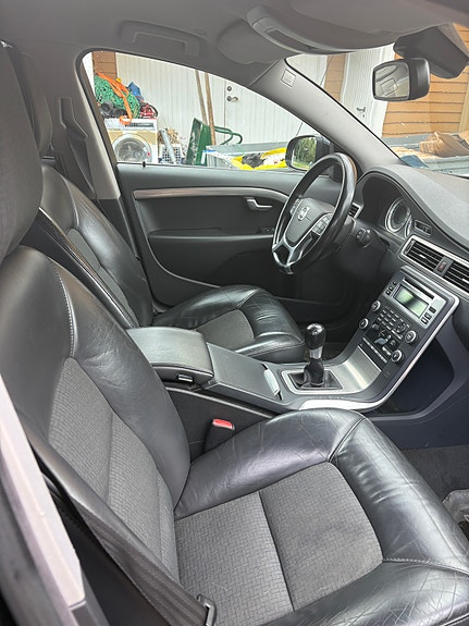 Volvo V70 8 of 12
