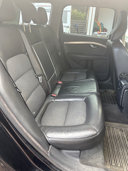 Volvo V70 9 of 12