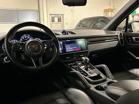 Porsche Cayenne 7 of 11
