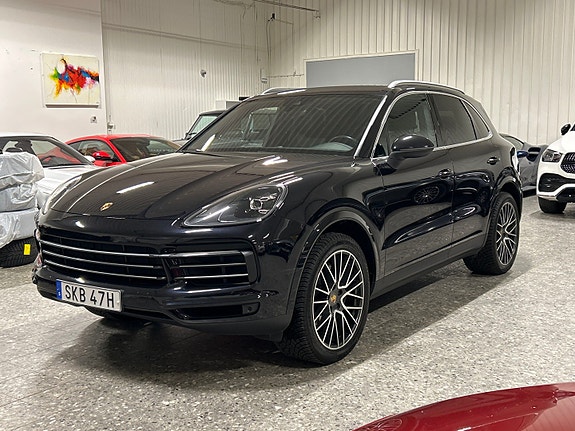 Porsche Cayenne 2 of 11