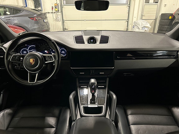 Porsche Cayenne 11 of 11