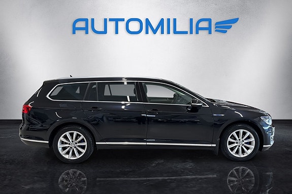 Volkswagen Passat 15 of 16