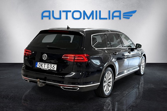 Volkswagen Passat 14 of 16