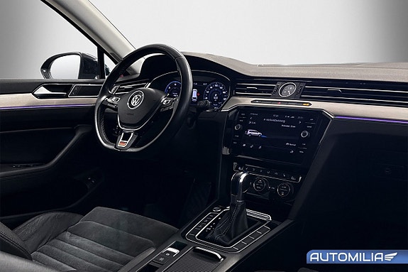 Volkswagen Passat 11 of 16