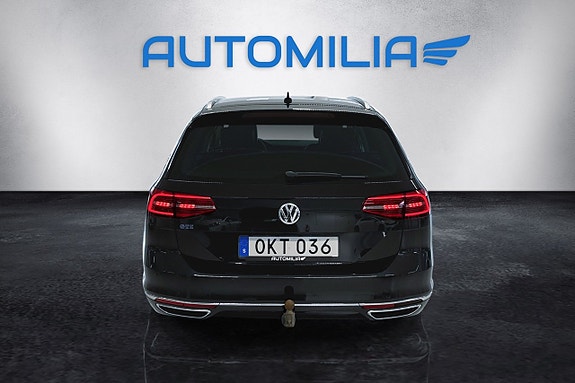 Volkswagen Passat 13 of 16
