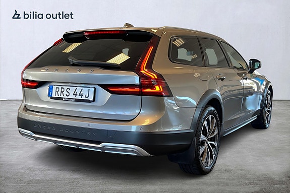 Volvo V90 Cross Country 6 of 30