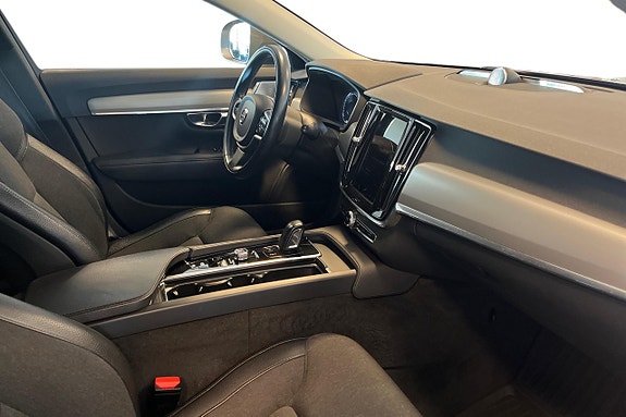 Volvo V90 Cross Country 25 of 30