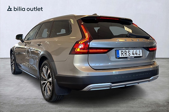 Volvo V90 Cross Country 4 of 30