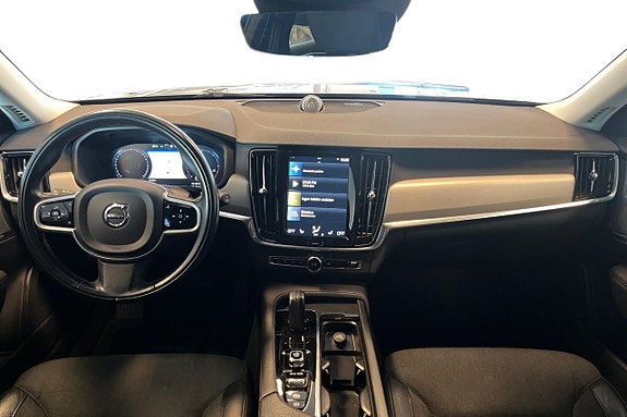 Volvo V90 Cross Country 13 of 30