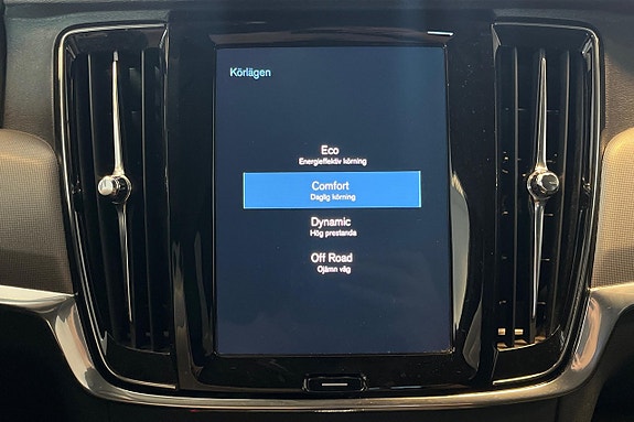 Volvo V90 Cross Country 23 of 30