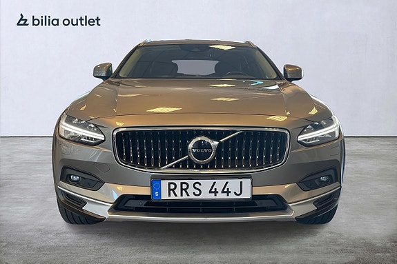 Volvo V90 Cross Country 9 of 30