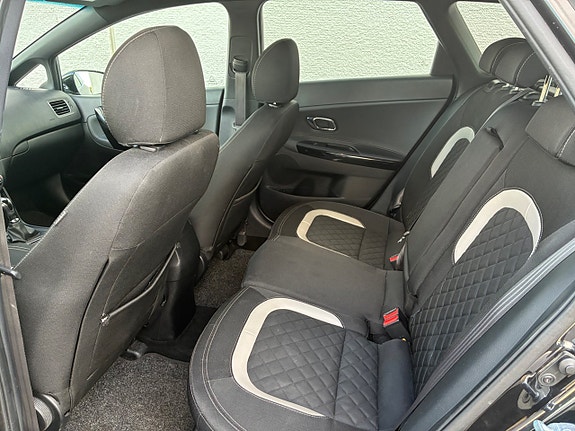 Kia Ceed 10 of 18