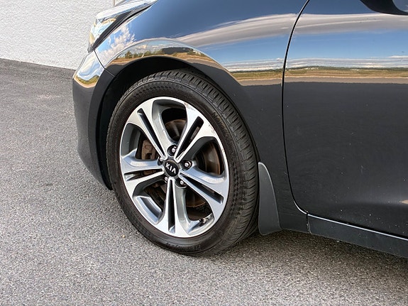 Kia Ceed 3 of 18
