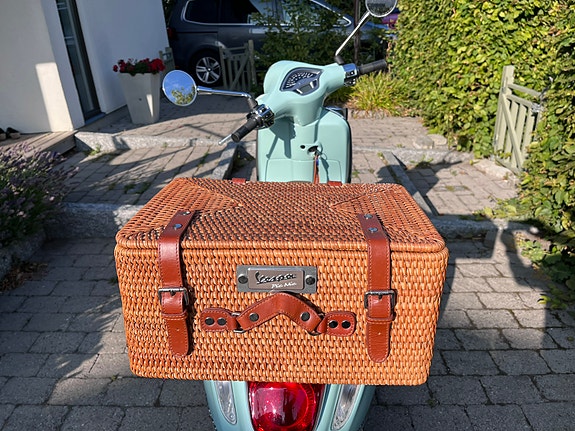 Vespa Primavera 3 of 7