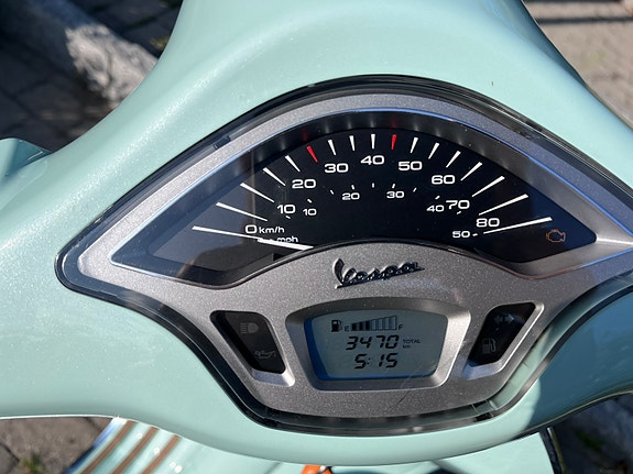 Vespa Primavera 4 of 7