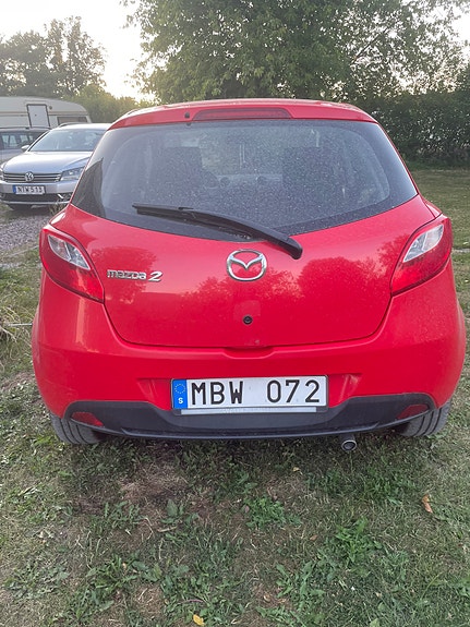 Mazda 2 3 of 5