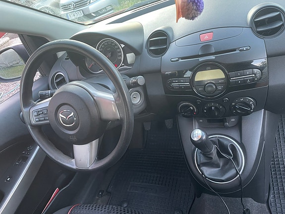 Mazda 2 5 of 5