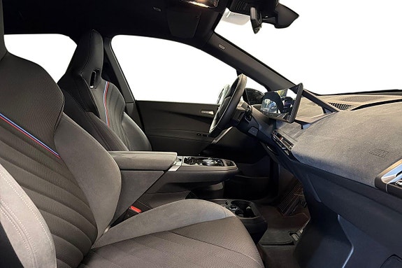 BMW iX 6 of 18