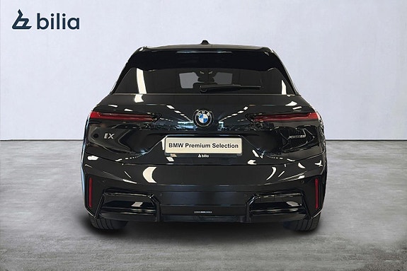 BMW iX 4 of 18