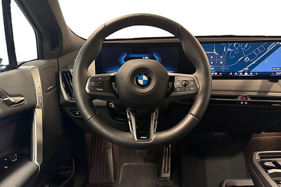 BMW iX 9 of 18