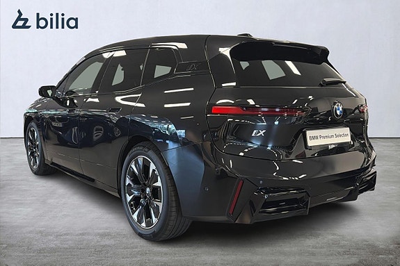 BMW iX 2 of 18