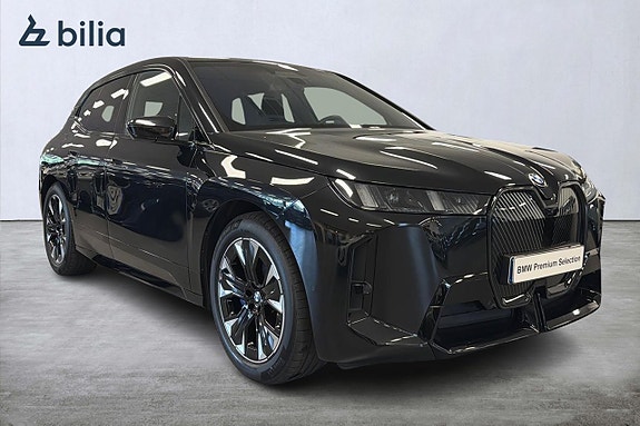 BMW iX 18 of 18
