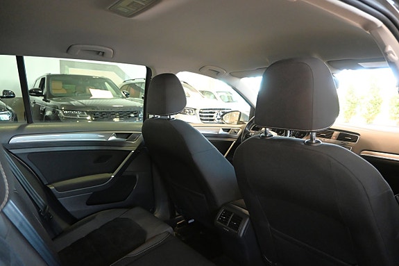Volkswagen Golf Alltrack 11 of 30