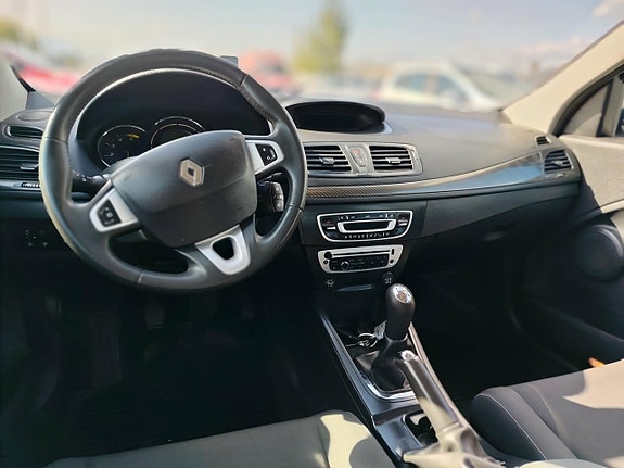 Renault Megane 14 of 16