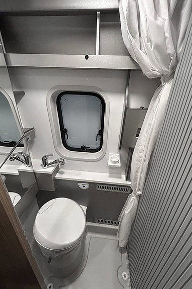 Adria Twin 600 SP SUPREME 150hk AUTOMAT # ALDE # Solcell Cykelställ 16 of 30