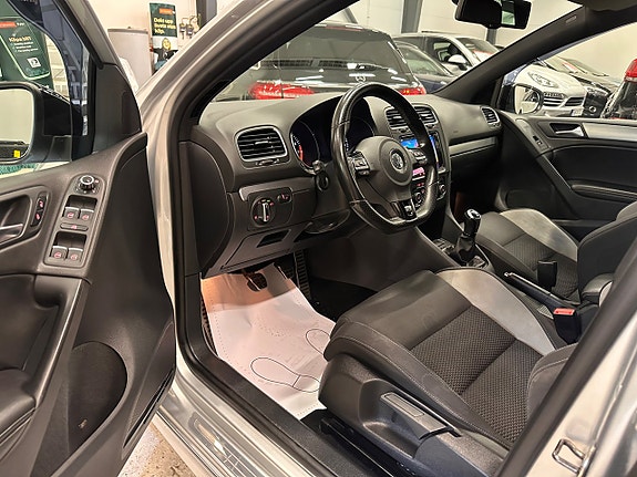 Volkswagen Golf I 25 of 27