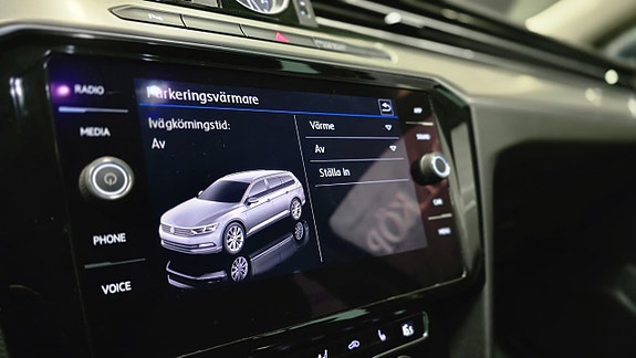 Volkswagen Passat Alltrack 22 of 30