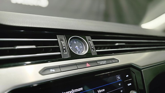 Volkswagen Passat Alltrack 25 of 30