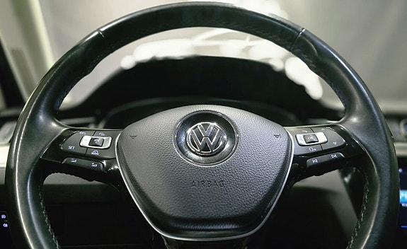 Volkswagen Passat Alltrack 29 of 30